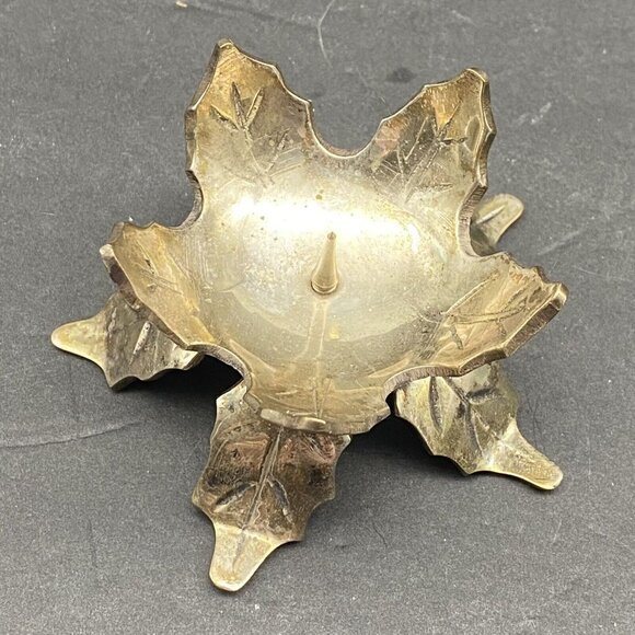 Vintage Silver Plate Brass Candlestick holders Leaf Poinsettia Set Of‎ 2 Floral - Picture 3 of 10